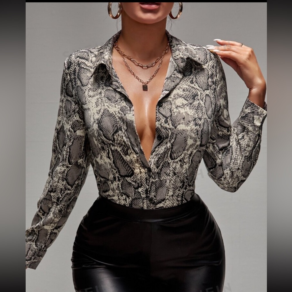 SHEIN Black and White Plunge Neckline Long Sleeve Button Down Shirt